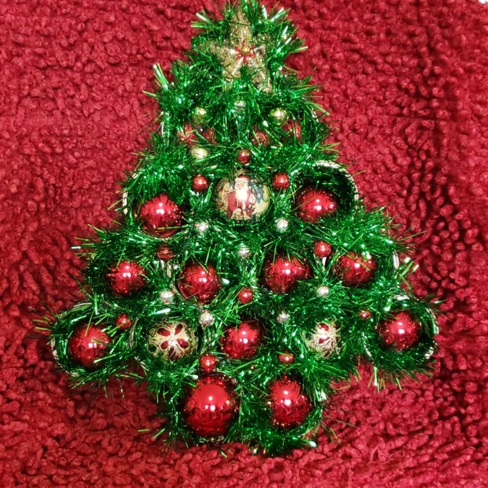 CHRISTMAS TREE 🎅